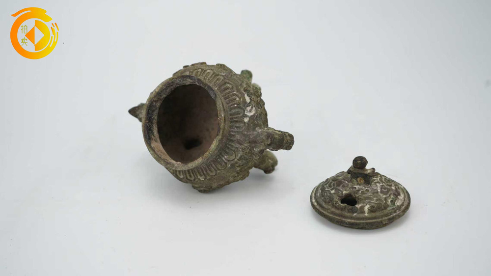 藏出 古董品 銅製細工 乾隆在銘 三足雙耳香炉 香道具 重887g 乾隆年製 銅製 金工細工『獅子文』香炉 象摘 象双耳 透かし蓋 三足香炉