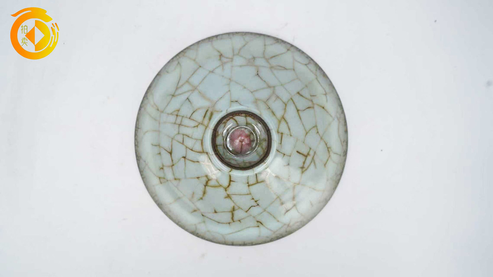 宋代官窑斗笠碗：千年天青，釉裂藏珍- 北京亚洲隆源国际拍卖有限公司