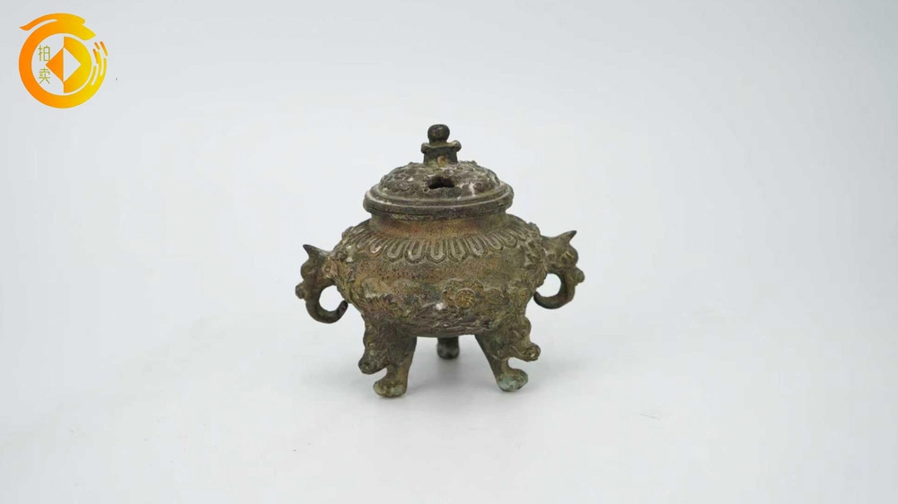 藏出 古董品 銅製細工 乾隆在銘 三足雙耳香炉 香道具 重887g 乾隆年製 銅製 金工細工『獅子文』香炉 象摘 象双耳 透かし蓋 三足香炉
